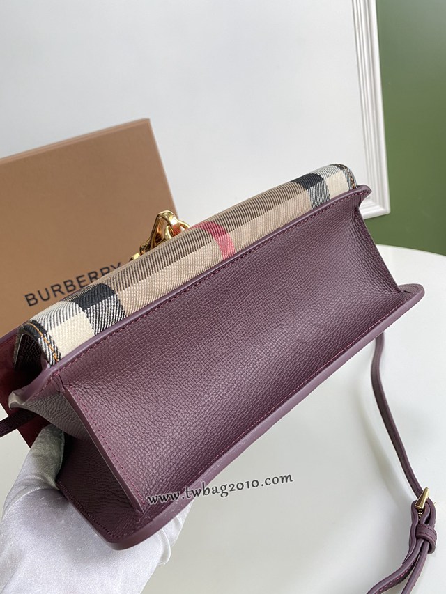 Burberry專門店新款格紋斜背包 巴寶莉女士斜挎肩背包 yxb1129
